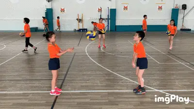 [NBA]范弗里特三分打铁 亚当斯飞身补扣得手