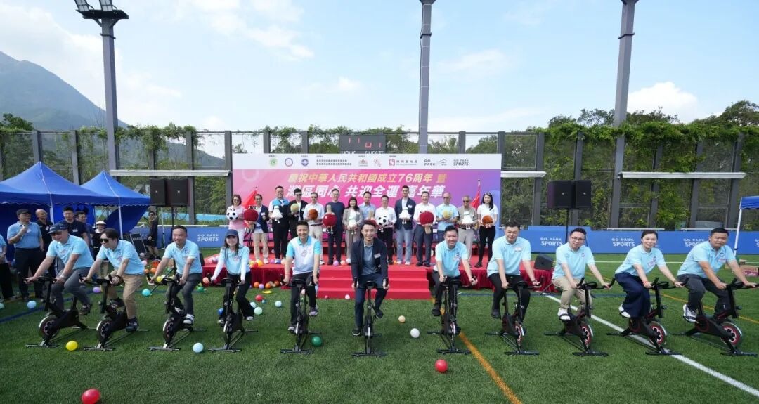 足球英超球队内部录像流出，球员争吵曝光